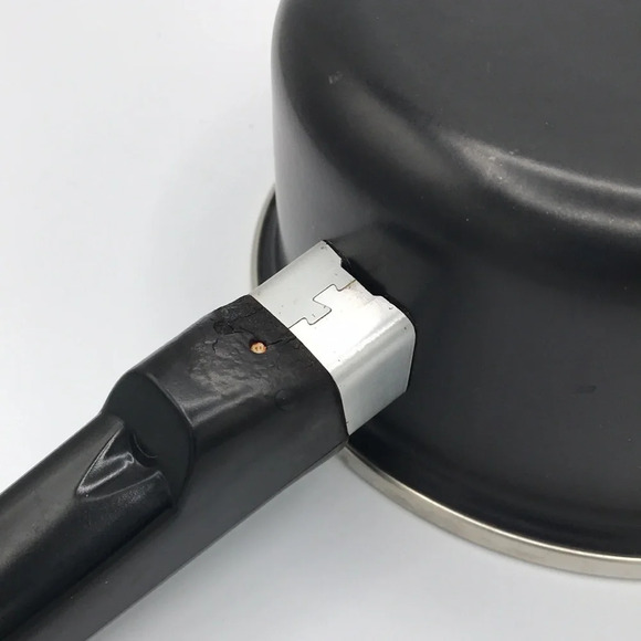 Small nonstick black saucepan with lid - Picture 6 of 7